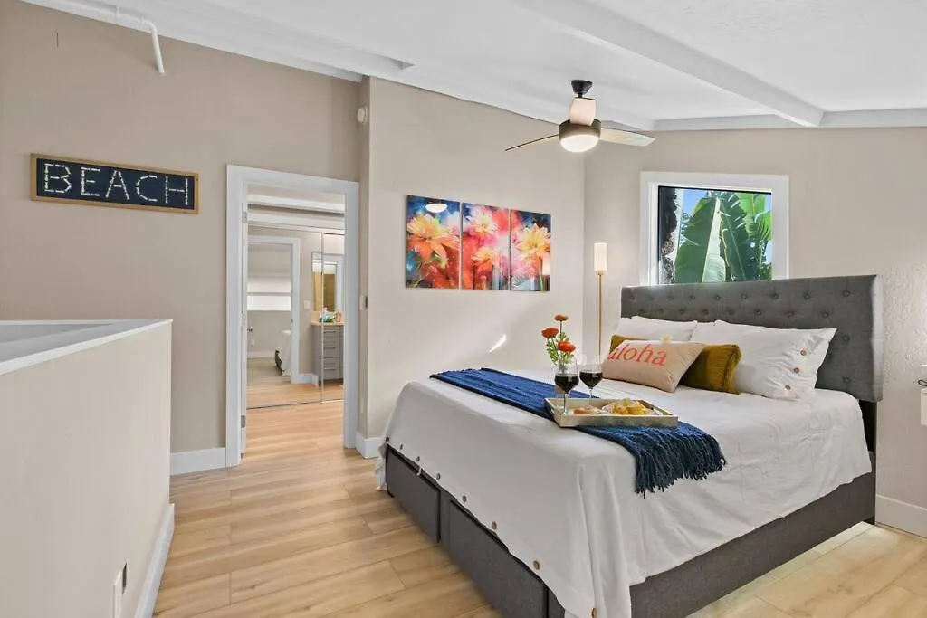 Coral Cove-poolside And Panoramic Ocean View Holiday home *