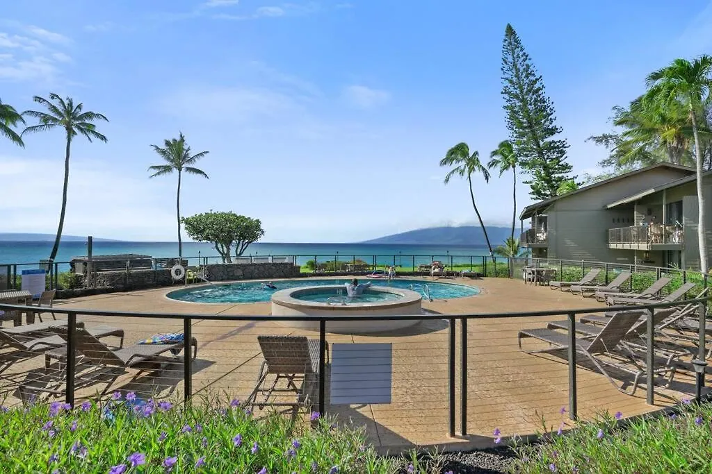 Coral Cove-poolside And Panoramic Ocean View Holiday home