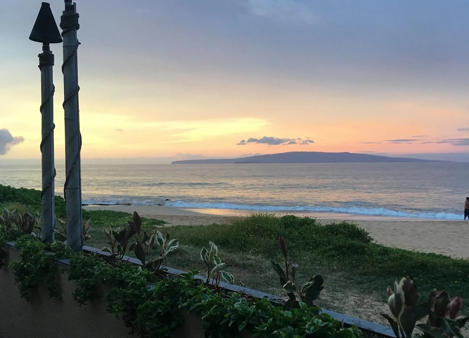 Otel Days By Wyndham Maui Oceanfront