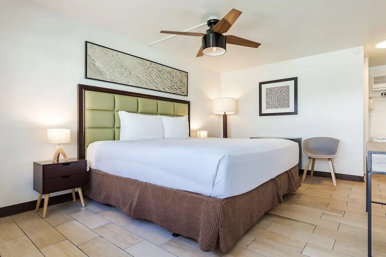Hotel Maui Seaside 3*
