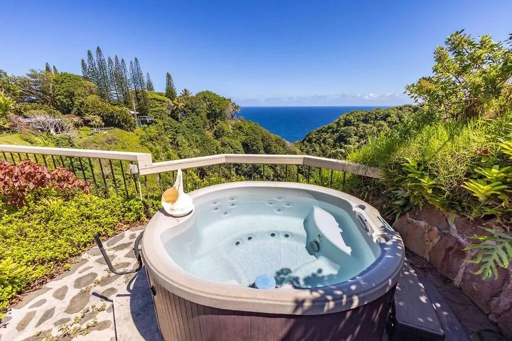 Waterfall House With Ocean Views In Haiku, Maui Willa Huelo