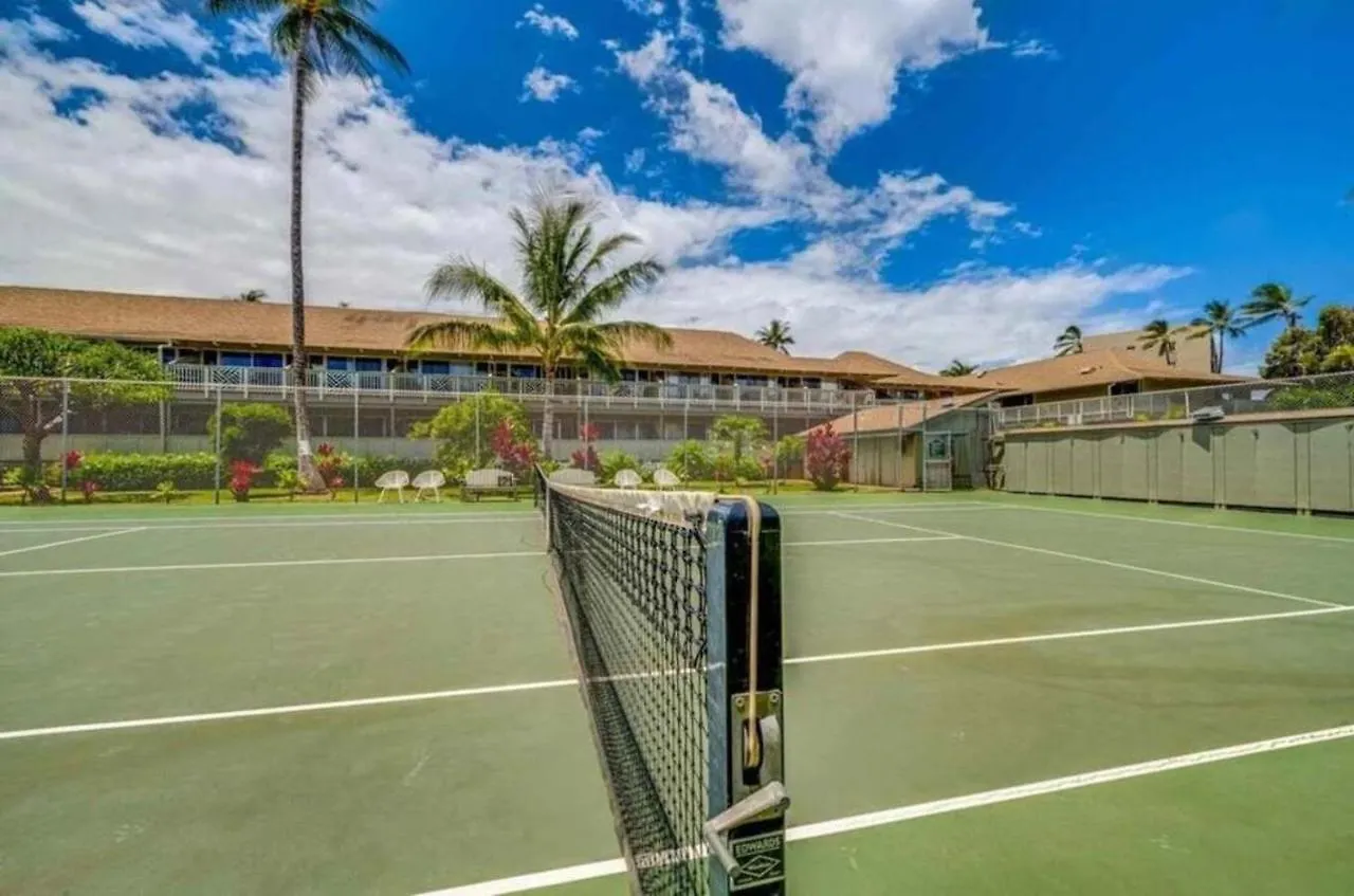 3mins Walk To Beach! Laundry, Pool, Hot Tub &