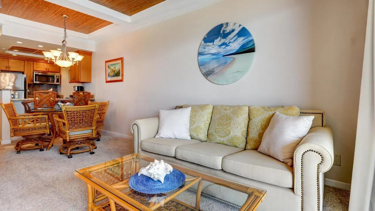 The Whaler Resort: 515~studio With Stunning Center Courtyard & Ocean Views Lahaina