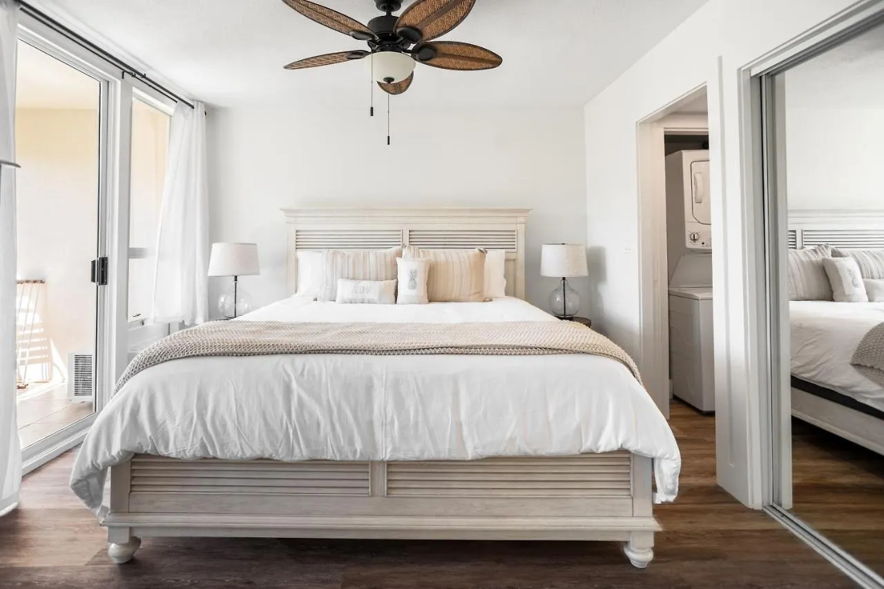 Apart-hotel 10 Pick! Walk To Beach, Shops, Dining And Pool