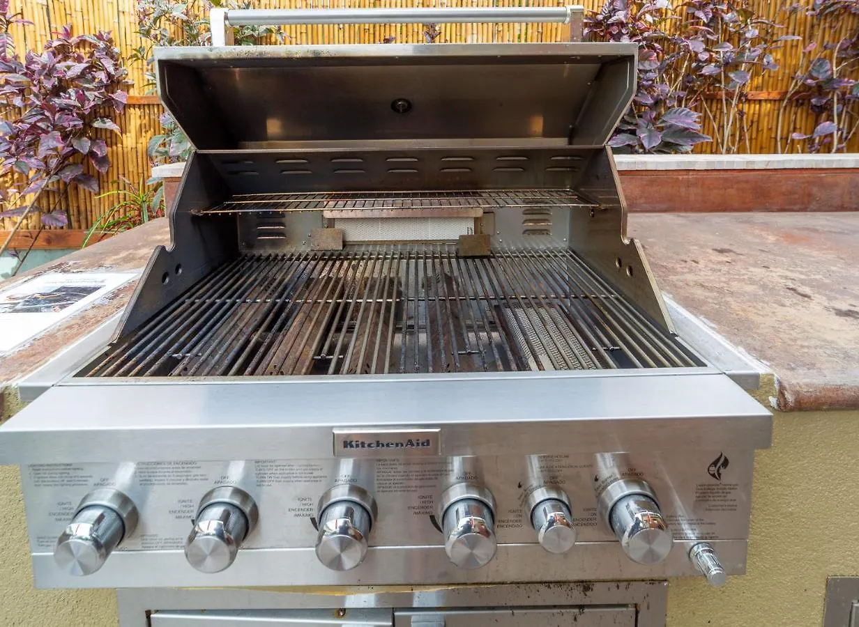 Studio Condo In Boutique Property With Mini Kitchen, Pool And Bbq *