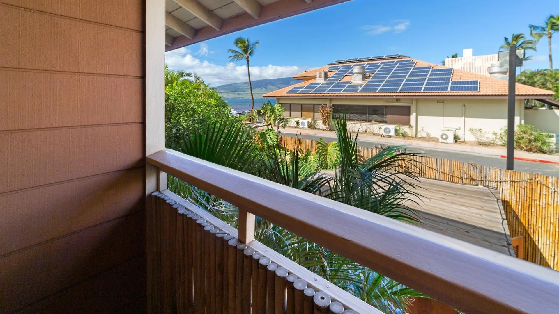 Gardenia Suite, 1 Bedroom, Sleeps 4, Pool & Bbq, Pre-Renovation Summer Sale Kihei