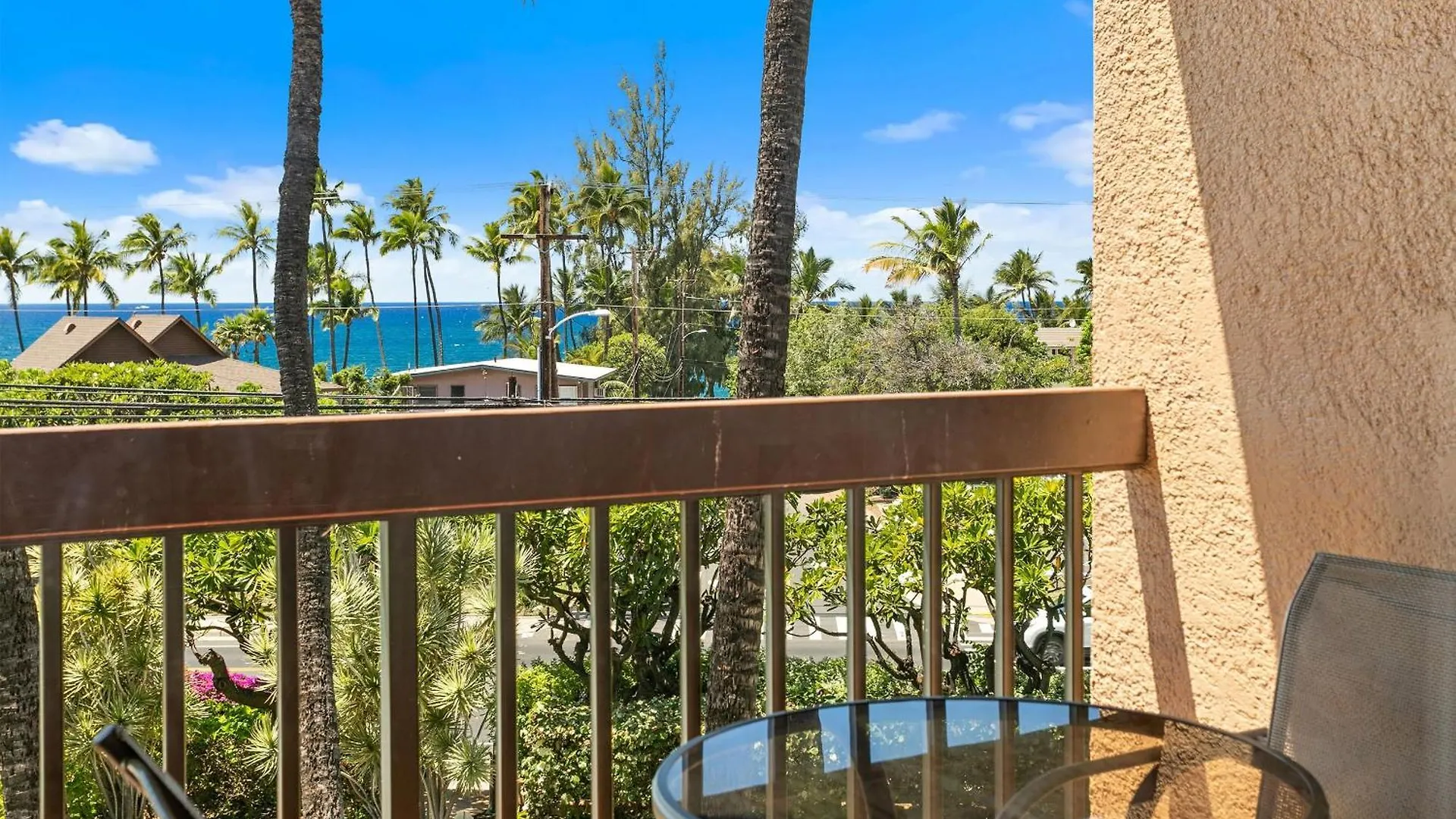 Semesterbostad Maui Vista 1-308 - Beautifully Updated, Ocean View *