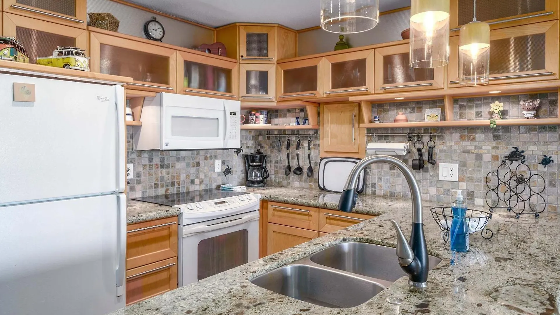 Hale Kamaole 150, Beautiful Renovation, Split Ac