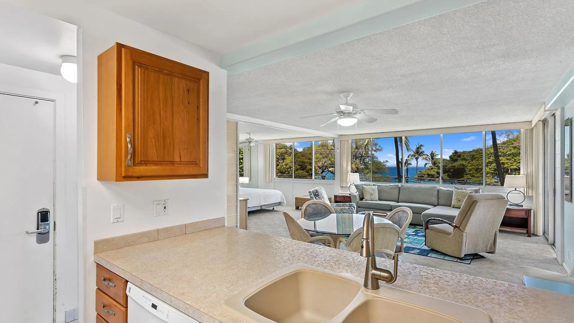 Haleakala Shores A-301, Panoramic Views, Split Ac