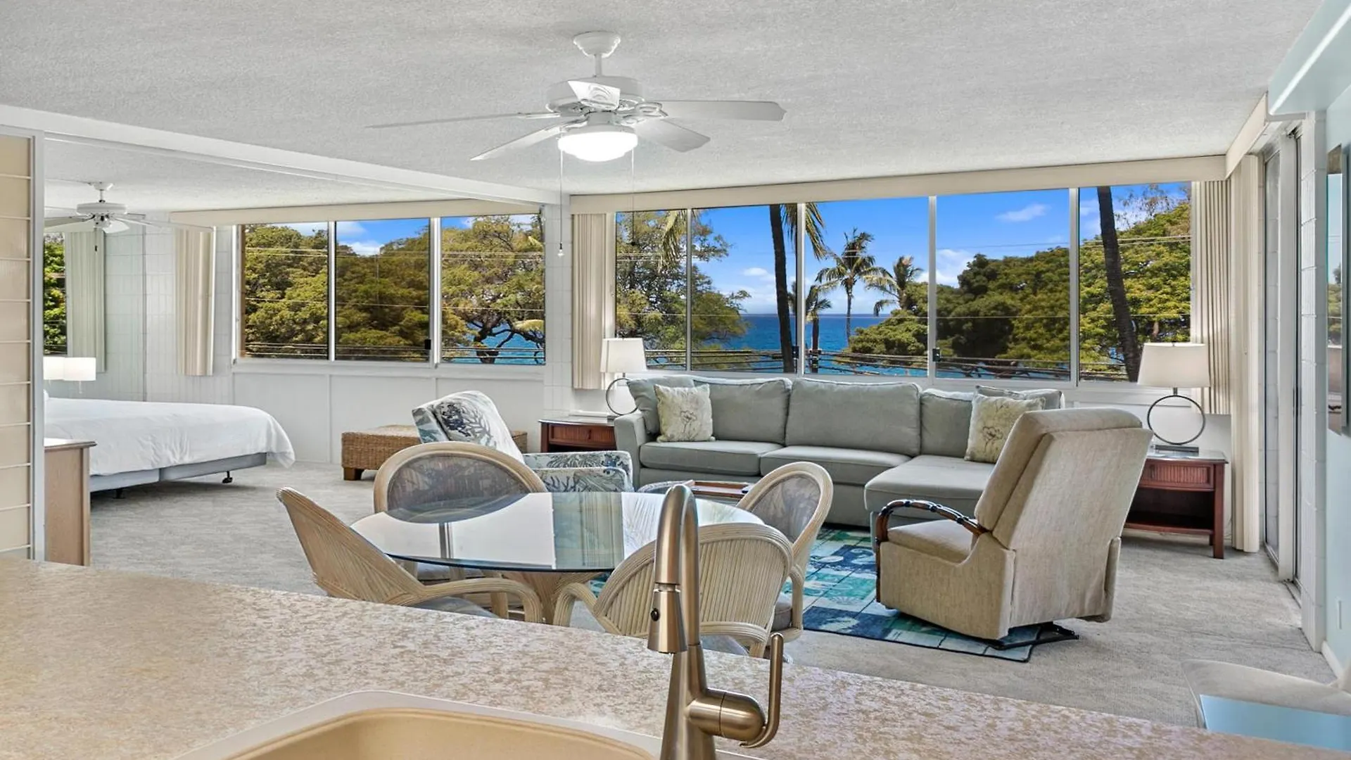 Haleakala Shores A-301, Panoramic Views, Split Ac Holiday home *