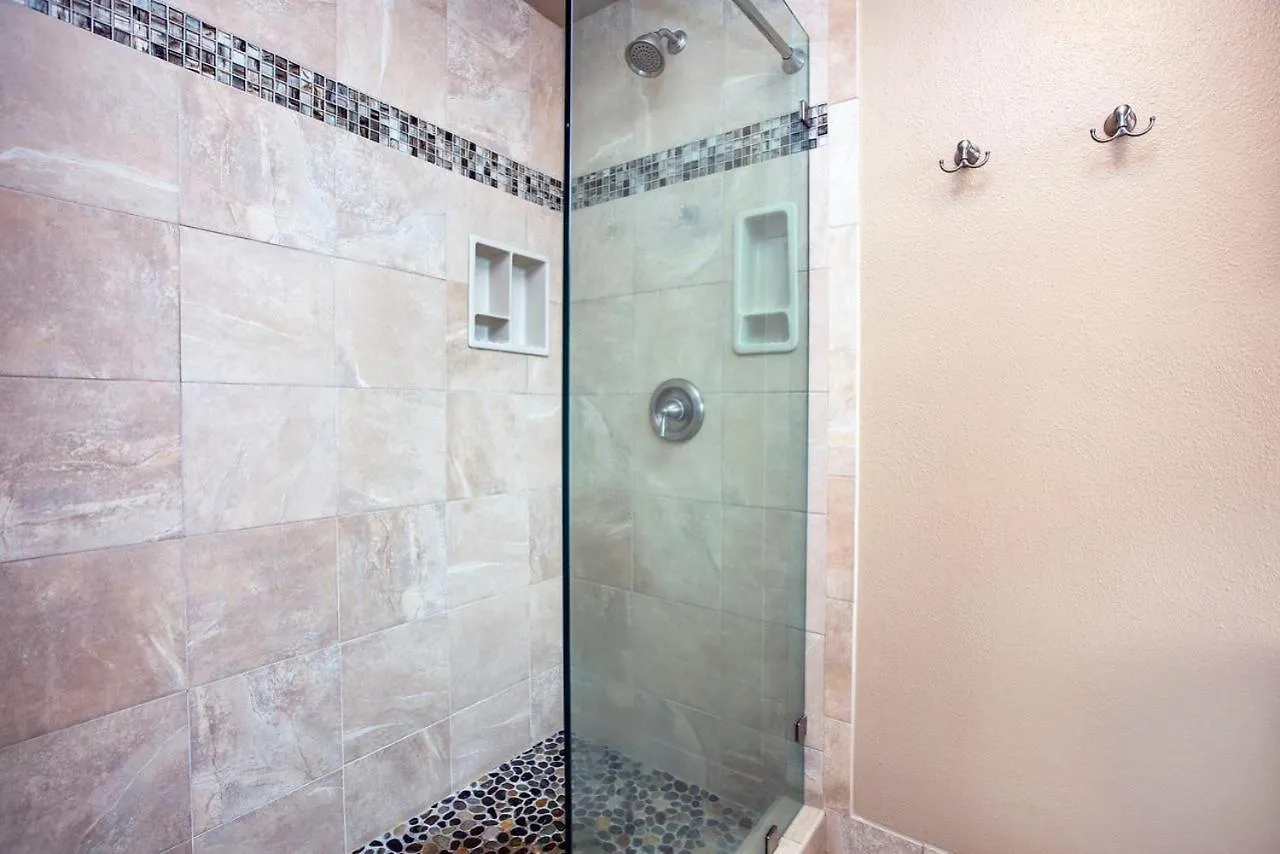 Oceanfront Corner Unit W/ Ac! Sk215- Sullivan Kahana