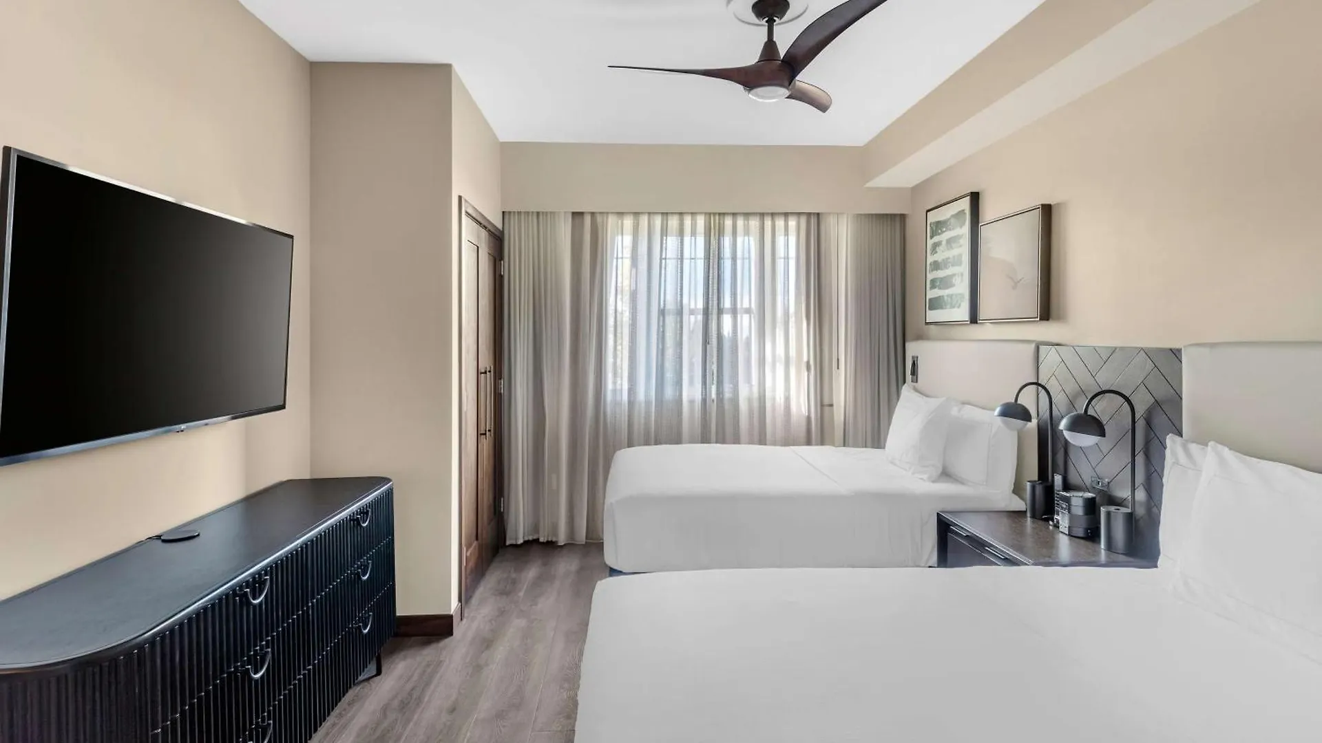 Hilton Grand Vacations Club Maui Bay Hotel 3*