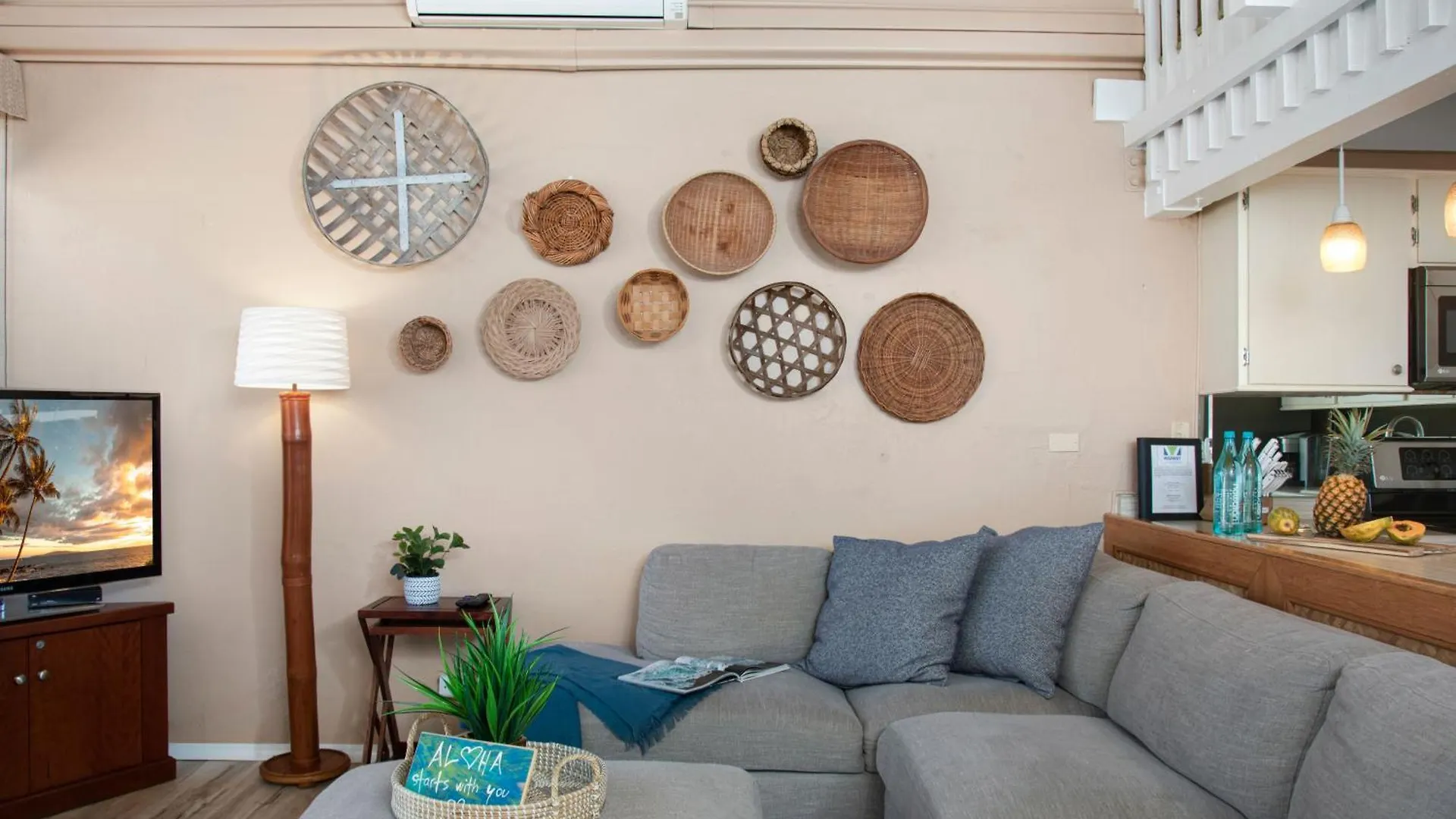 Charming Loft 2br With Free Parking & Near Beach! * Кихей