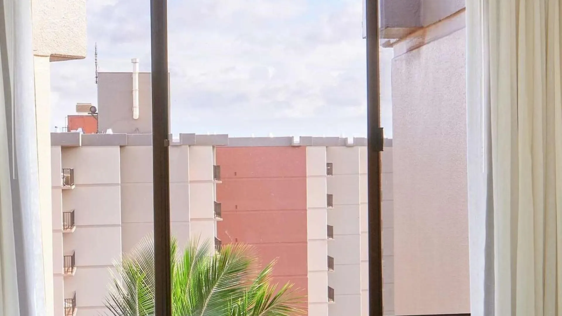 Aston Kaanapali Shores 4*