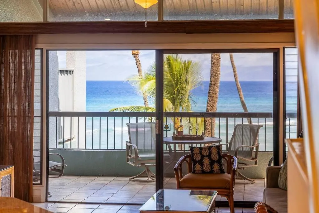 Hale Mahina B403- Beautiful 2 Bedroom Oceanfront Condo, Private Beach, Farmers Market, And