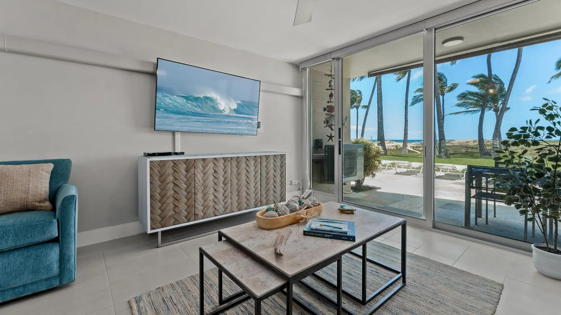 公寓 Oceanfront Paradise: Fully Remodeled Ground Floor