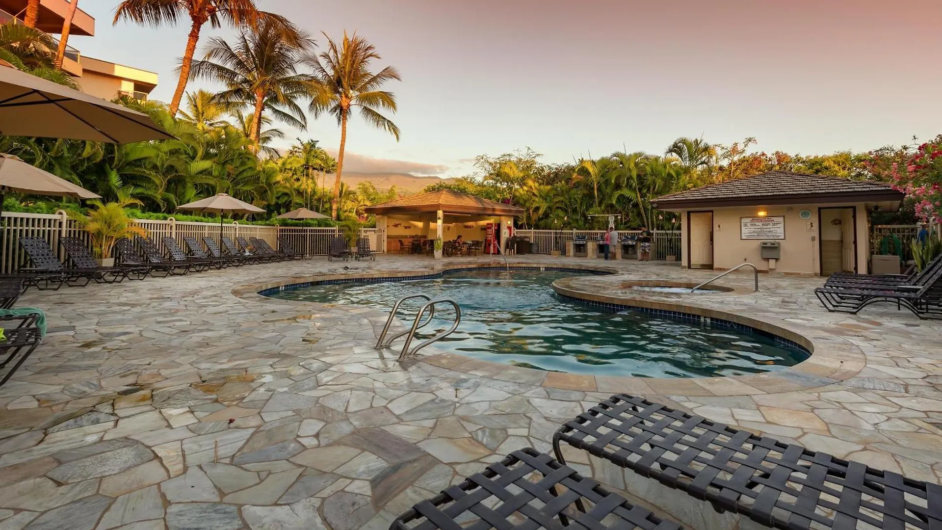 Maui Banyan A 203 - 2b