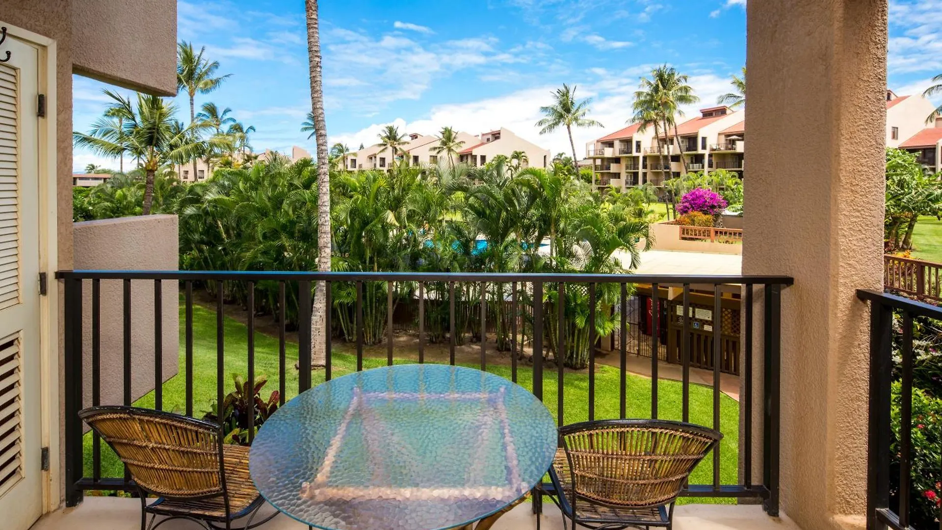 Castle Kama'ole Sands Aparthotel