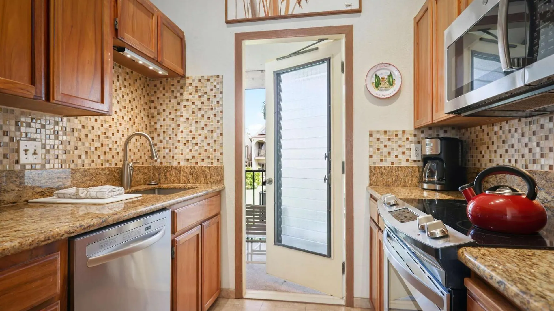 Aston Maui Hill Apart-hotel 3*
