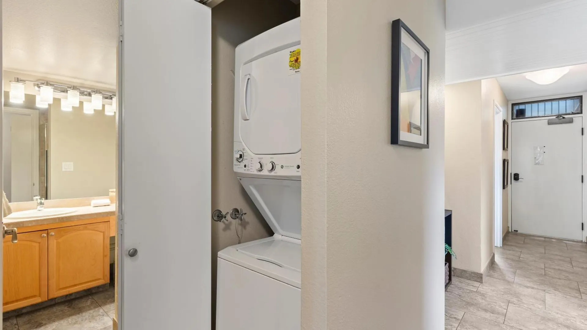 Perfect Getaway 2bd Condo, Steps To & Shops 公寓 维雷亚