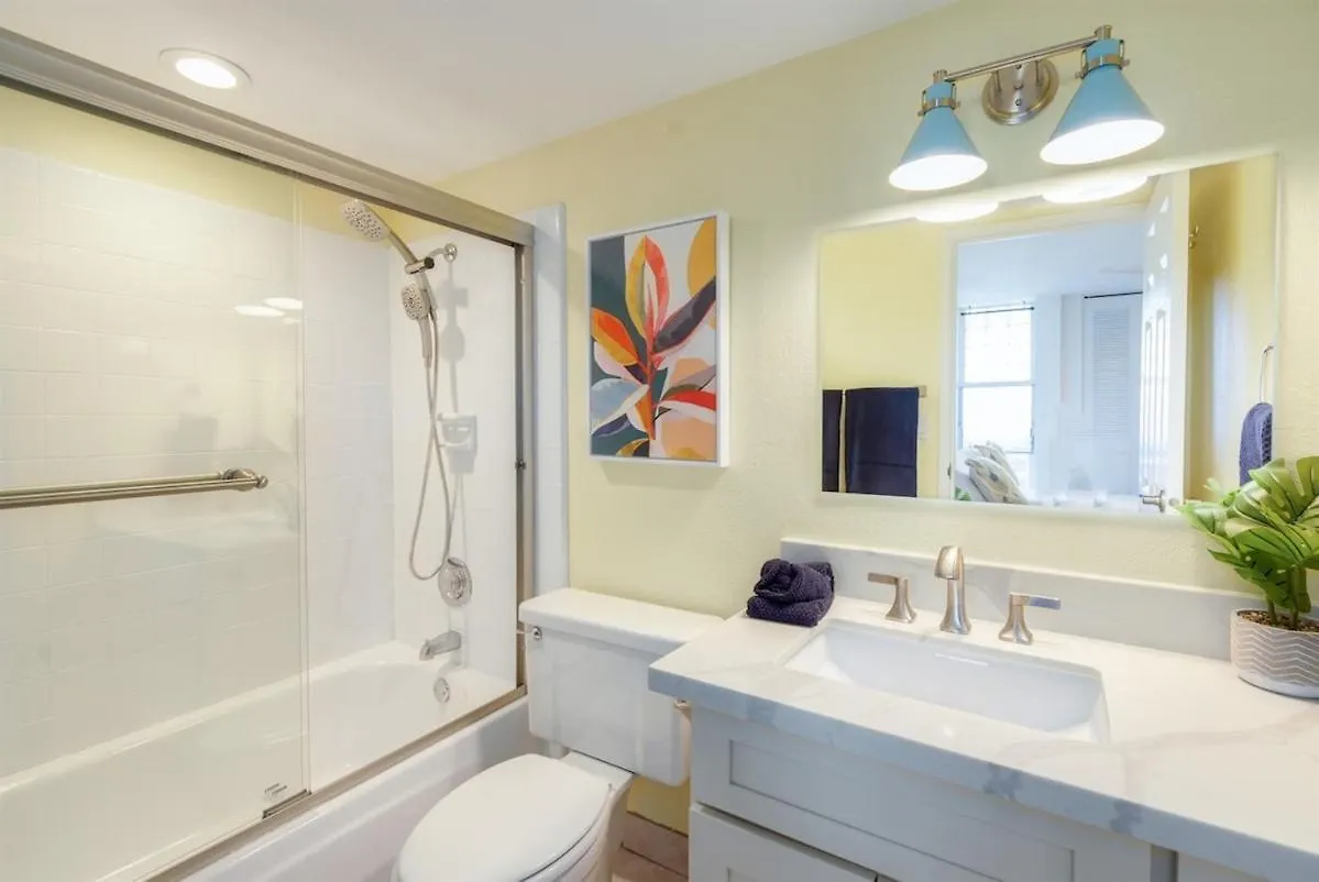 Spacious Oceanfront — Big Views — Remodeled 2022 Wailuku