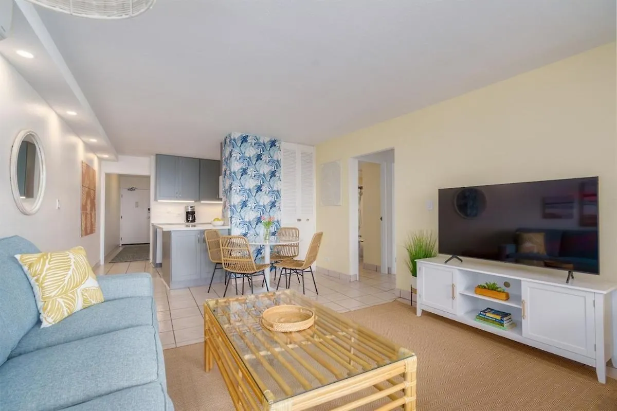 Spacious Oceanfront — Big Views — Remodeled 2022 Holiday home Wailuku