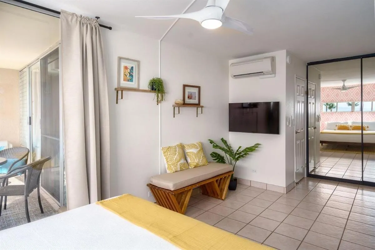 Spacious Oceanfront — Big Views — Remodeled 2022 Wailuku