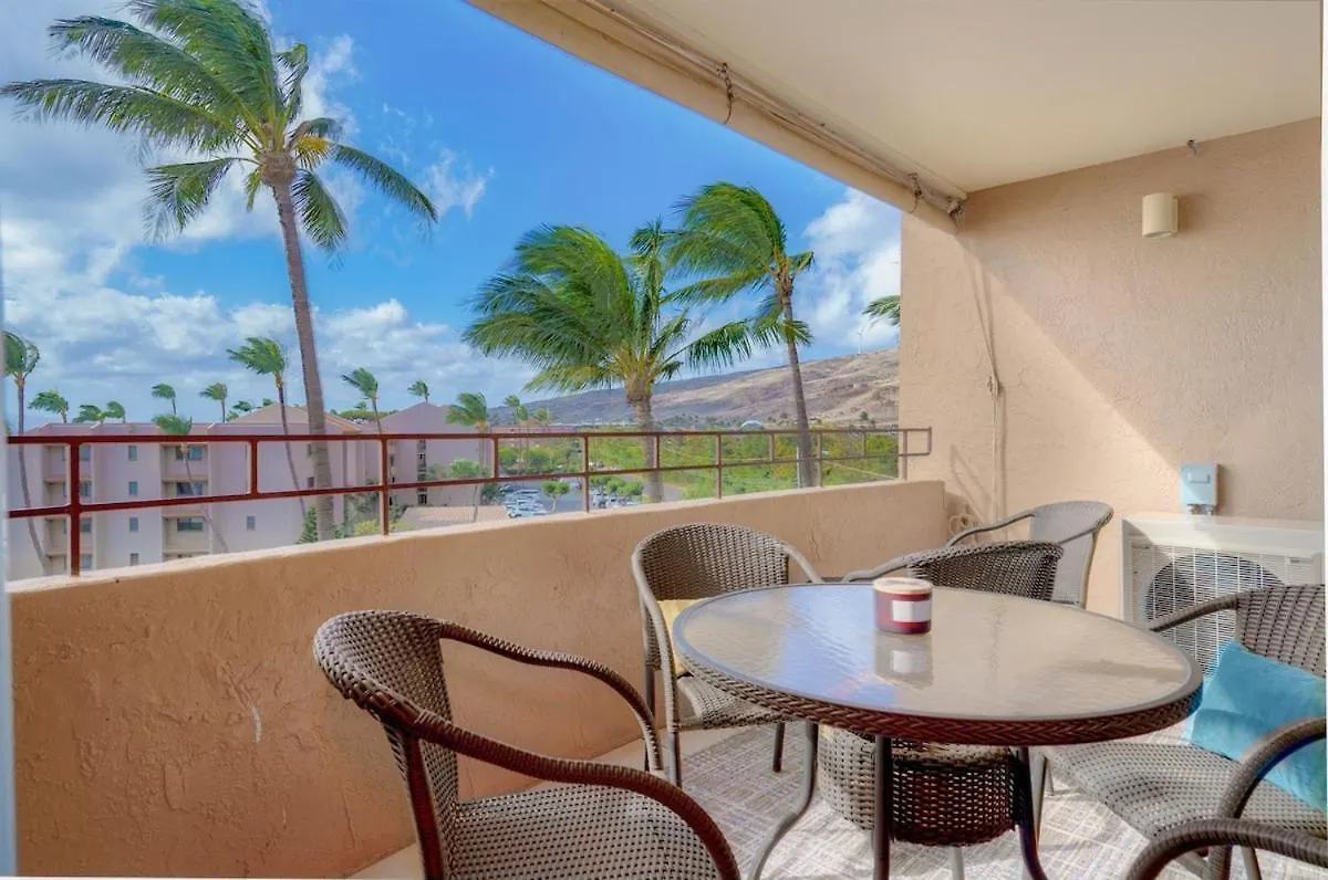 Spacious Oceanfront — Big Views — Remodeled 2022 * Wailuku