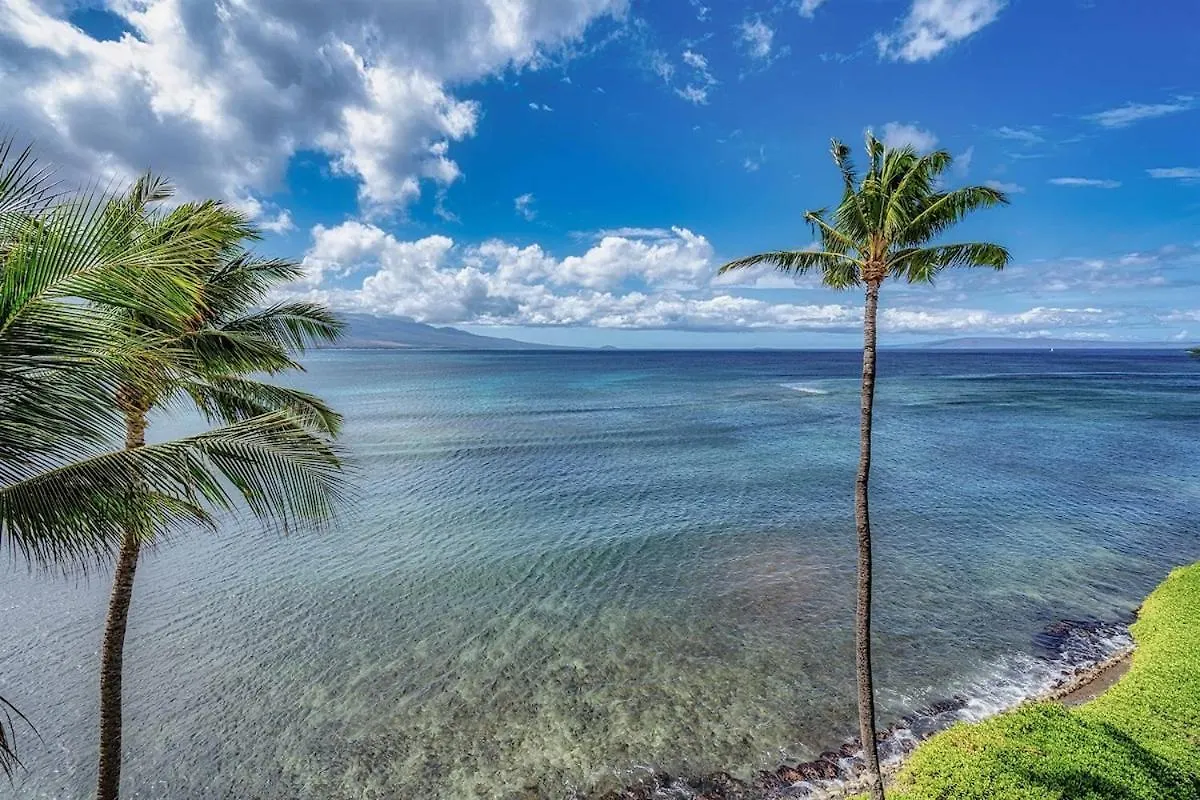 Holiday home Spacious Oceanfront — Big Views — Remodeled 2022 Wailuku