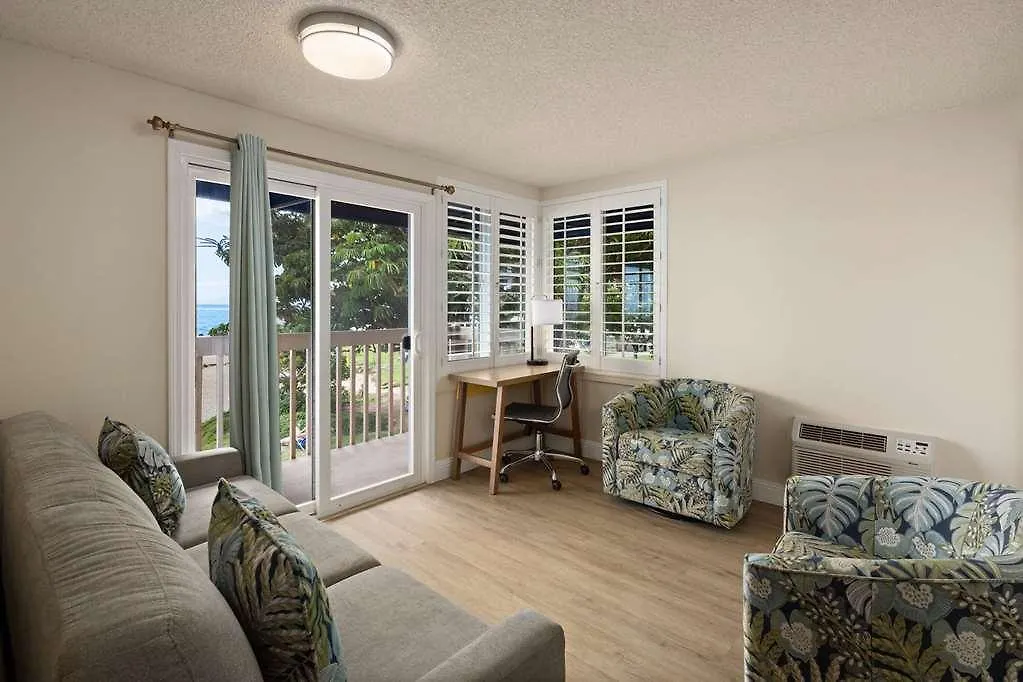 Days By Wyndham Maui Oceanfront Otel