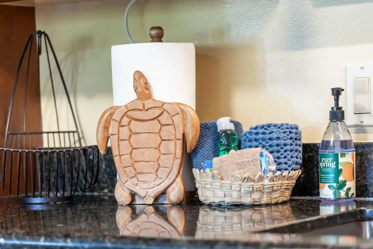 Steps To The 3 Bedroom Kihei