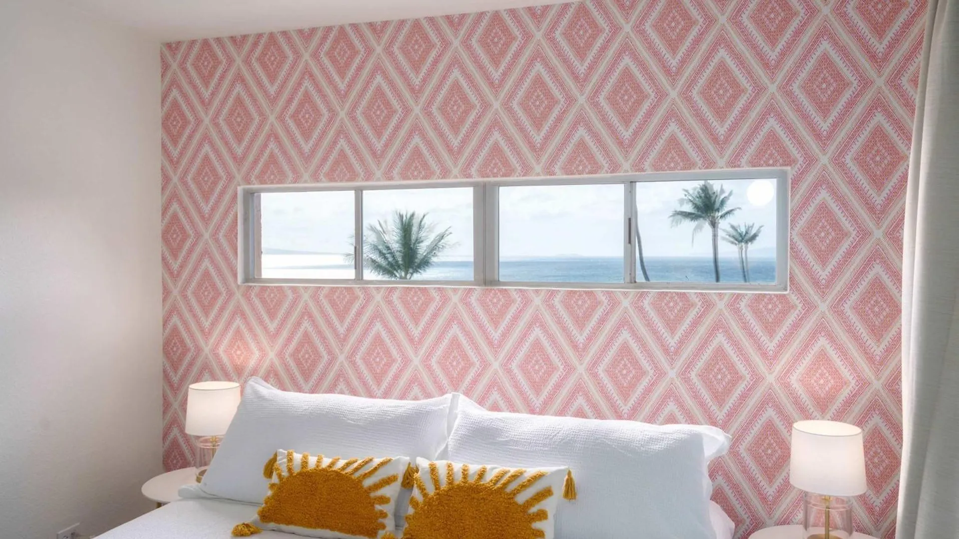 Holiday home Spacious Oceanfront — Big Views — Remodeled 2022 *