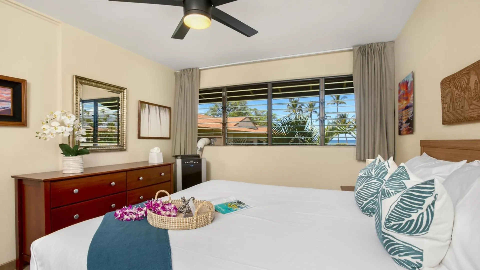 Beautiful 2br 2ba With Panoramic Ocean Views, Wifi, Free Parking!
