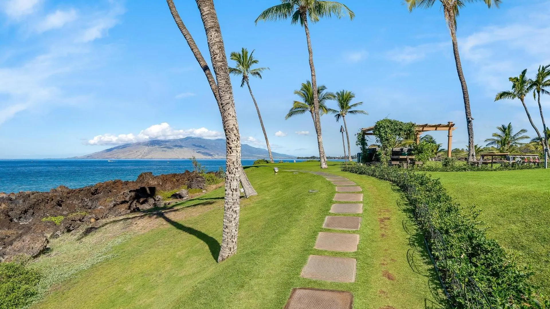 Kihei Surfside 306 *