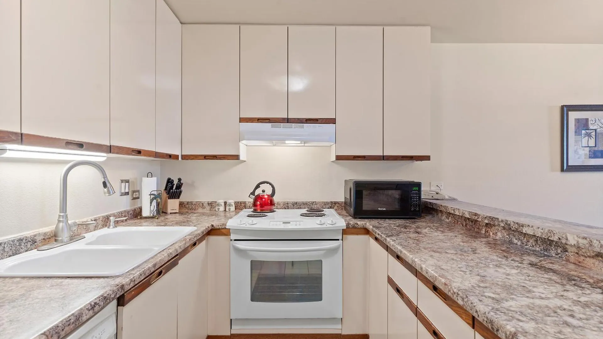 Kamaole Sands 4-407 - Ocean Views, King Beds, Spacious Layout, Split-ac, Wi-fi