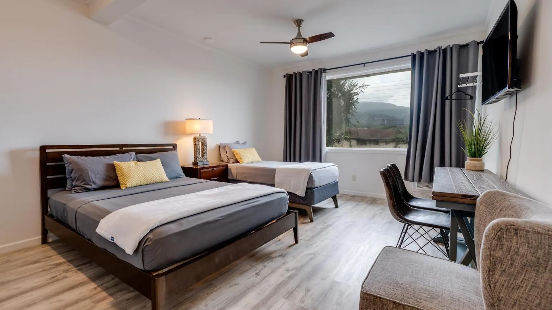 Unit 18 Maui Ohana Modern Wailuku