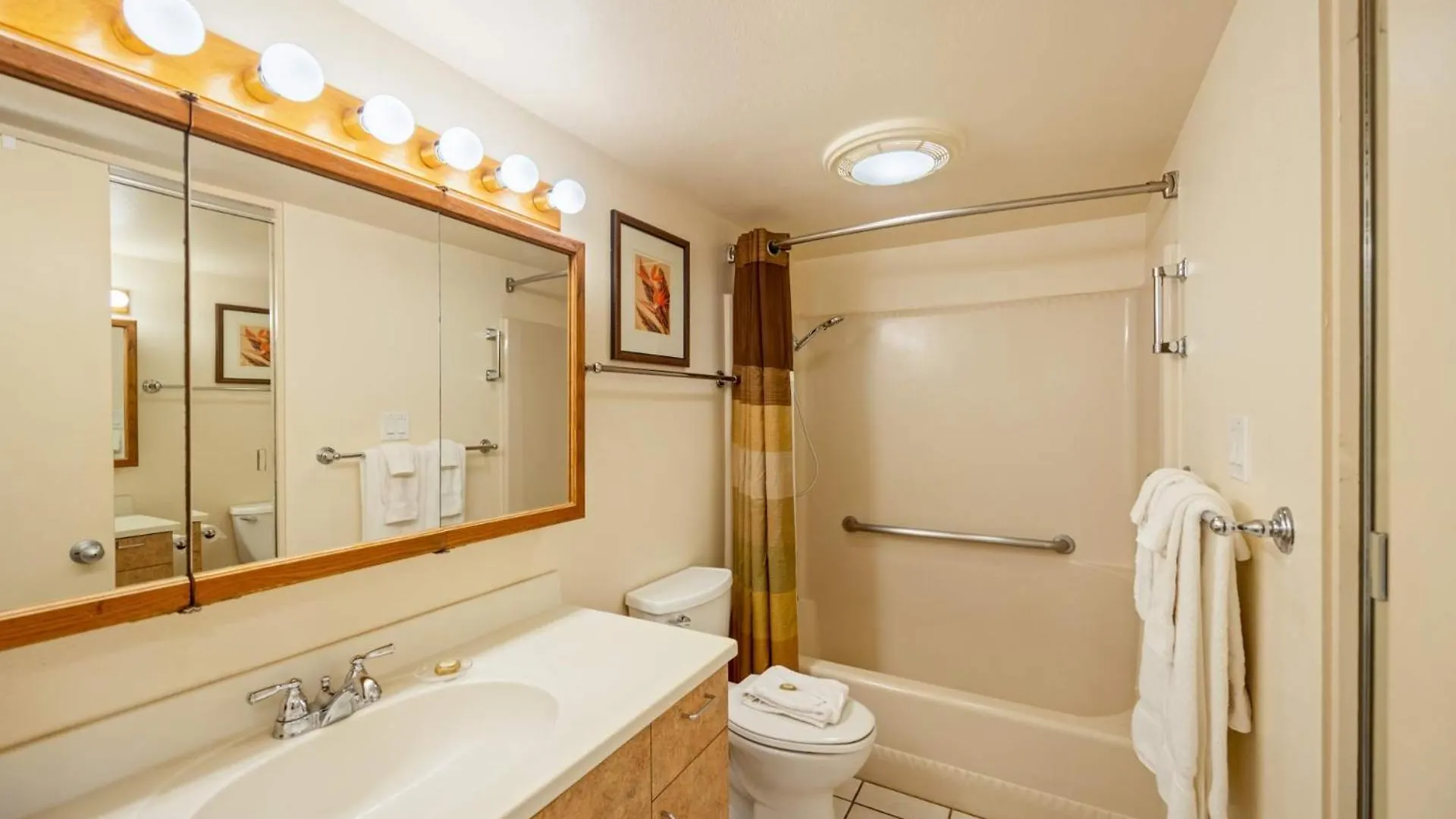 Kuleana Club #721 Oceanfront - 1 Bedroom & 1 Bathroom - 3rd Floor