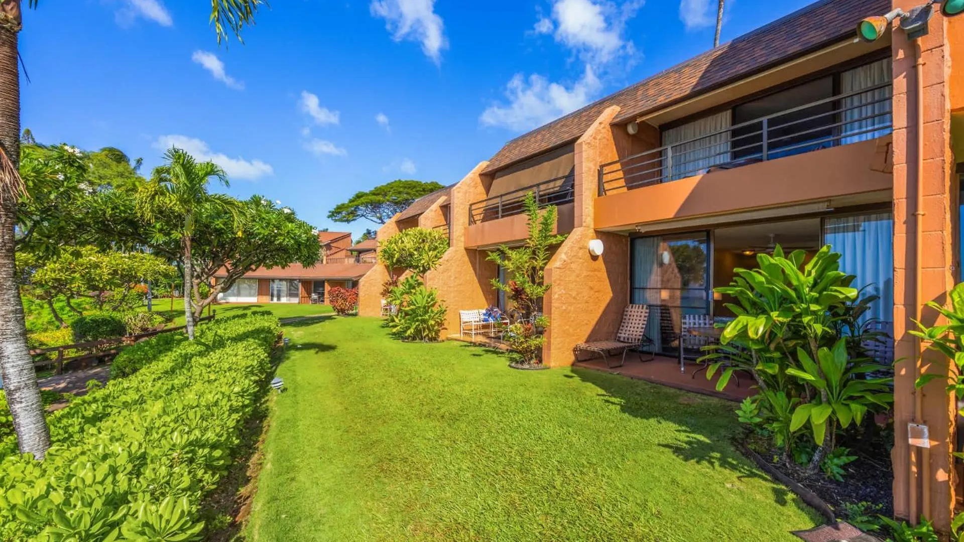 Kuleana Club #404 Oceanfront -1 Bedroom 1 Bathroom - Gated * Kahana