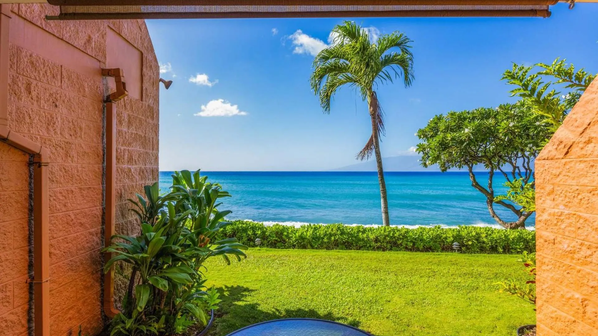 Kuleana Club #404 Oceanfront -1 Bedroom 1 Bathroom - Gated