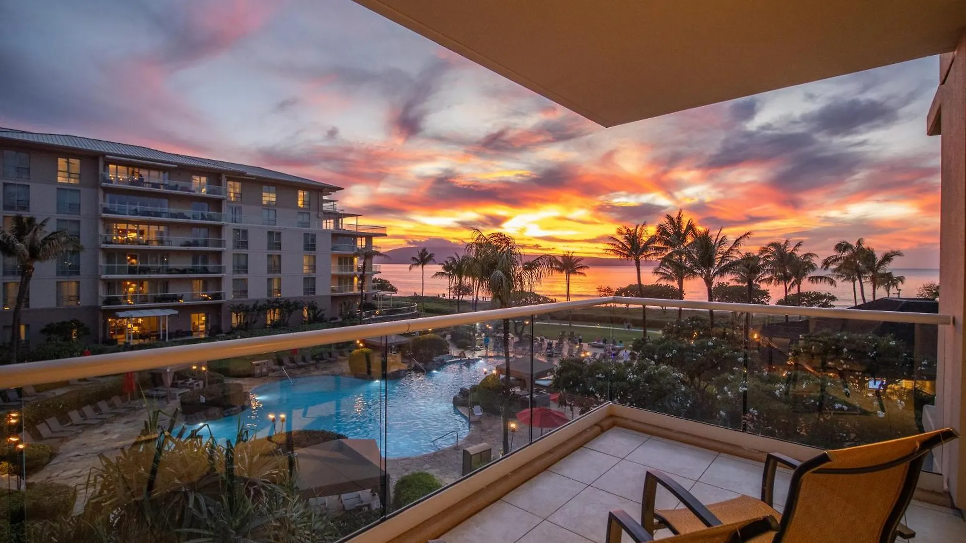 Oceanfront Views Above Dukes - Wrap Around Lanai - Outdoor Kitchen Honua Kai H351 度假居 *