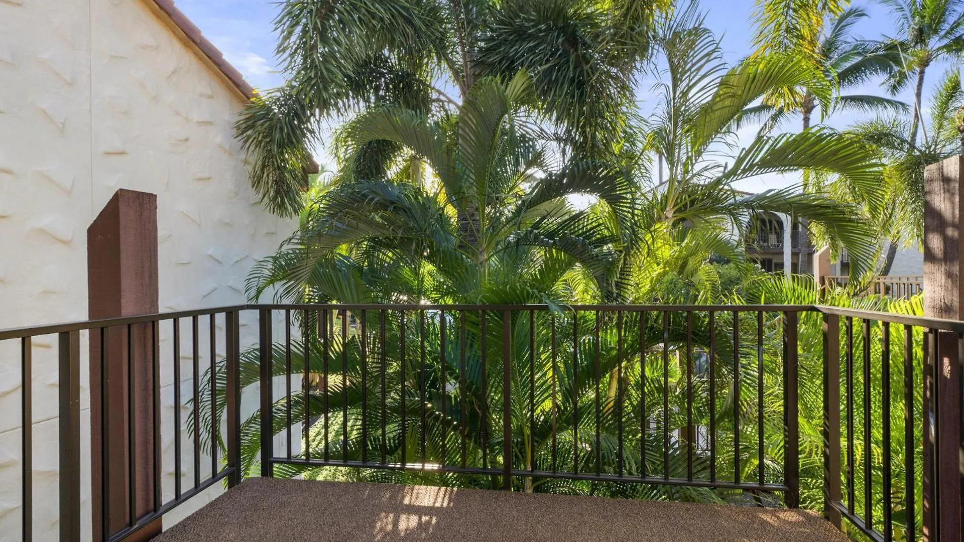 Maui Hill 70