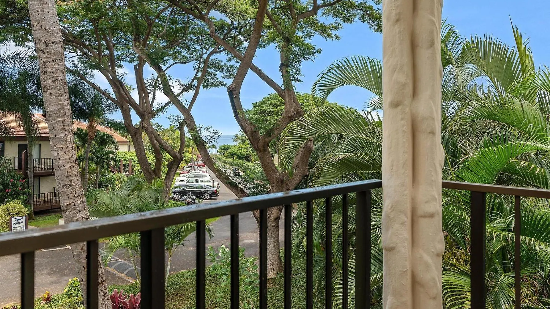 Maui Hill 70