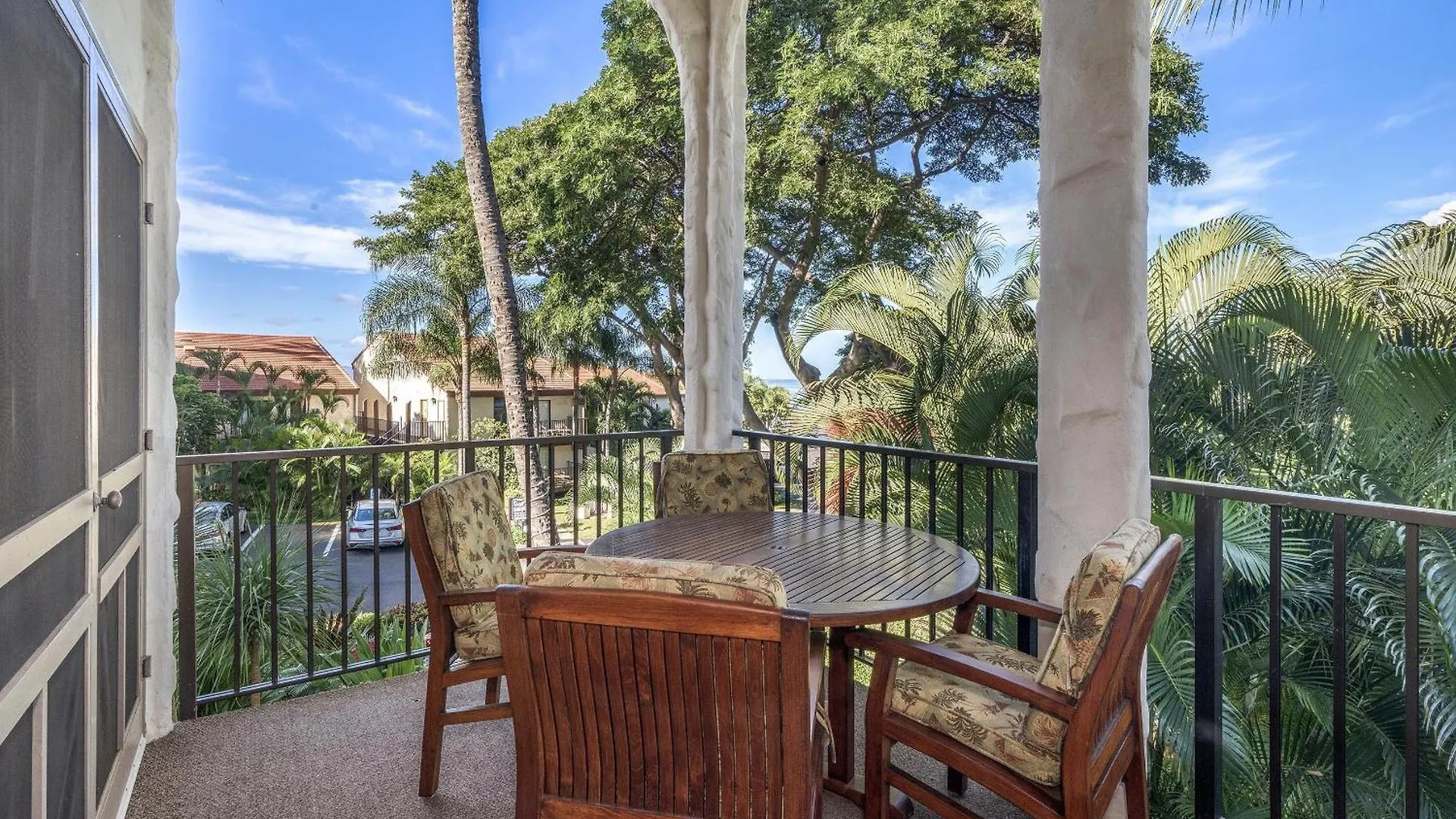 Maui Hill 70