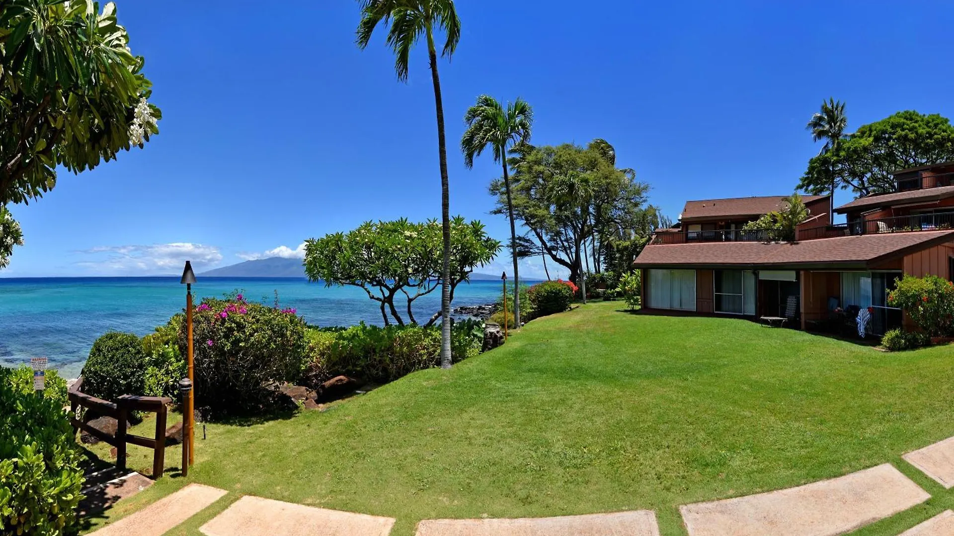 Largest One Bedroom At Kuleana - Oceanfront Unit!! 105 *