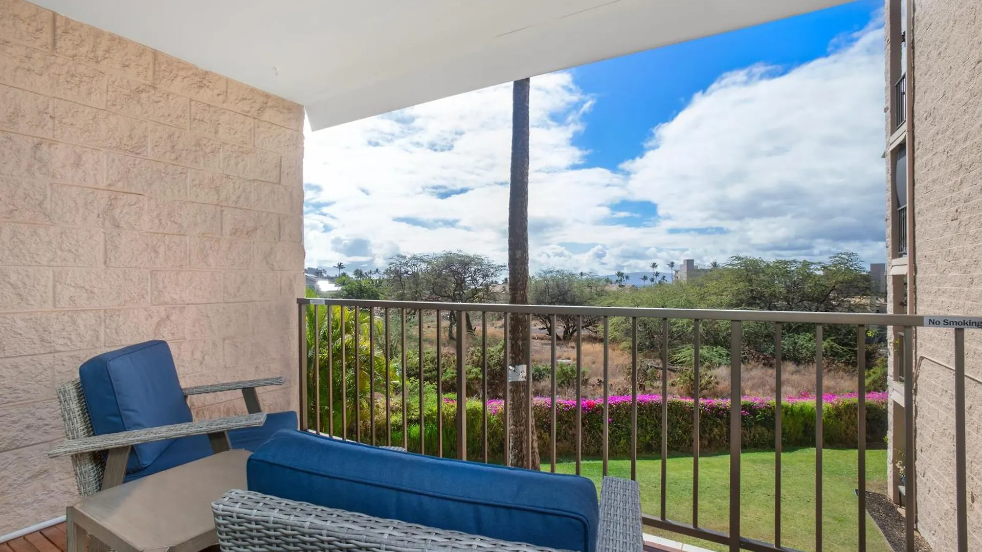 Renovated 1br In Ali'i Kai With Split Ac & Parking
