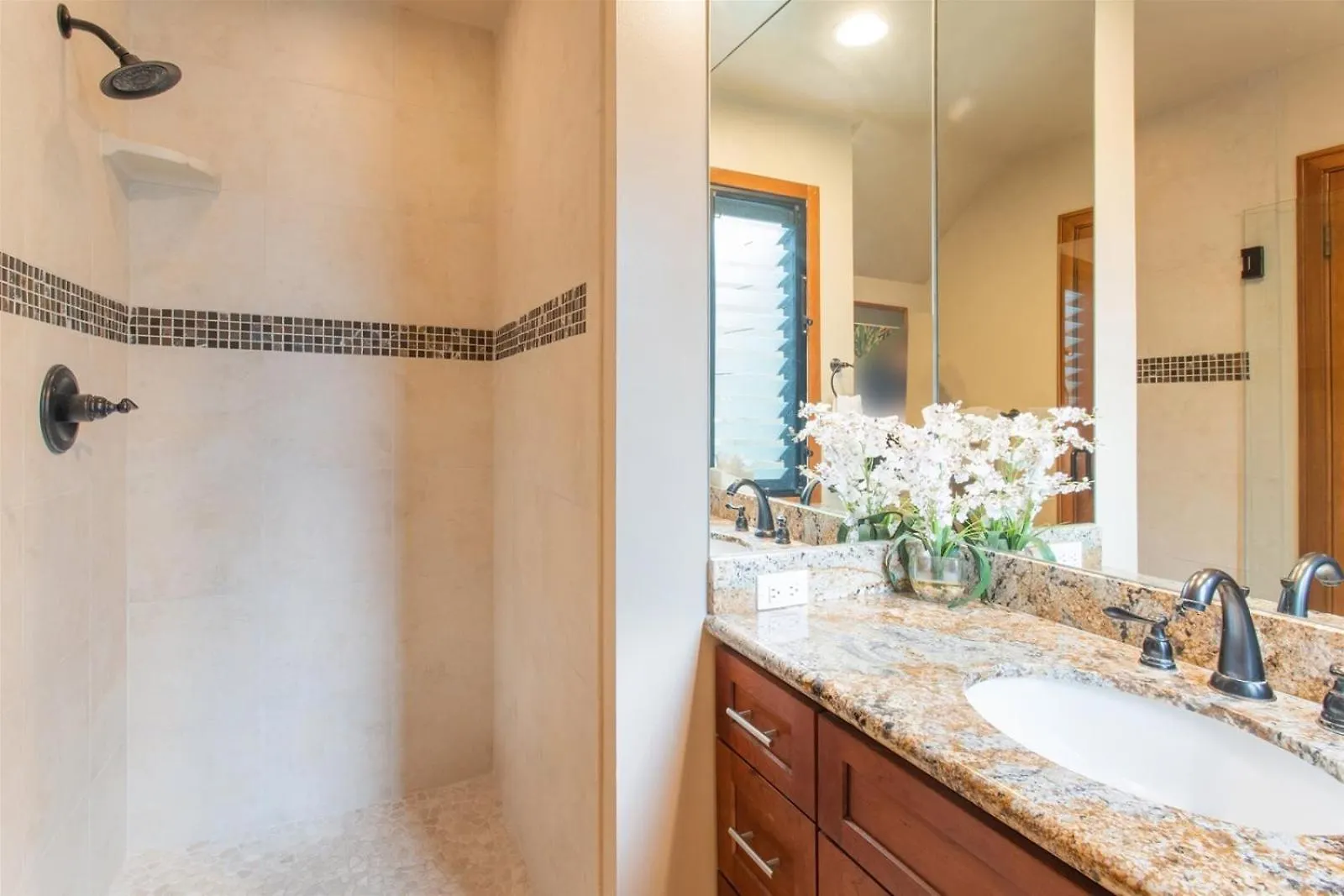 1822 Ridge Kahana