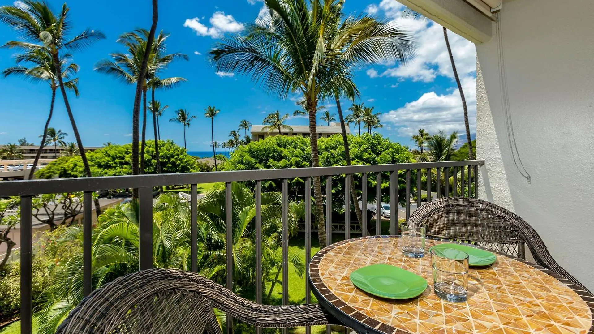 Akahi D208 - Mch * Kihei