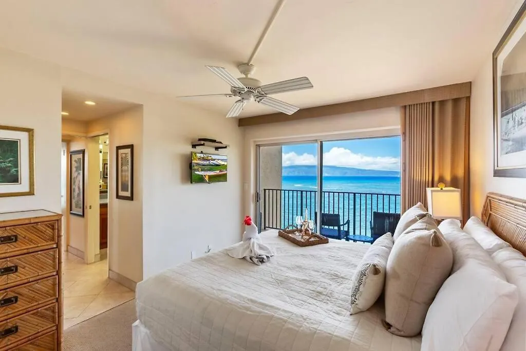 Hololani A404- Ocean Views From Every Room, 2 Bedroom Apartment *