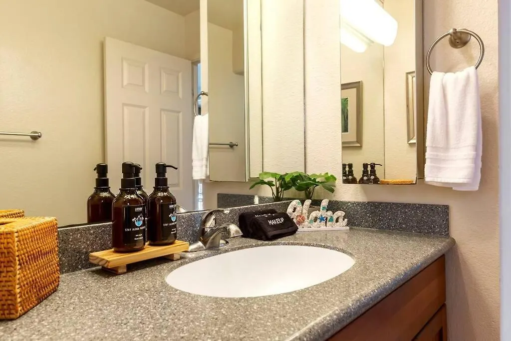 Hololani A404- Ocean Views From Every Room, 2 Bedroom