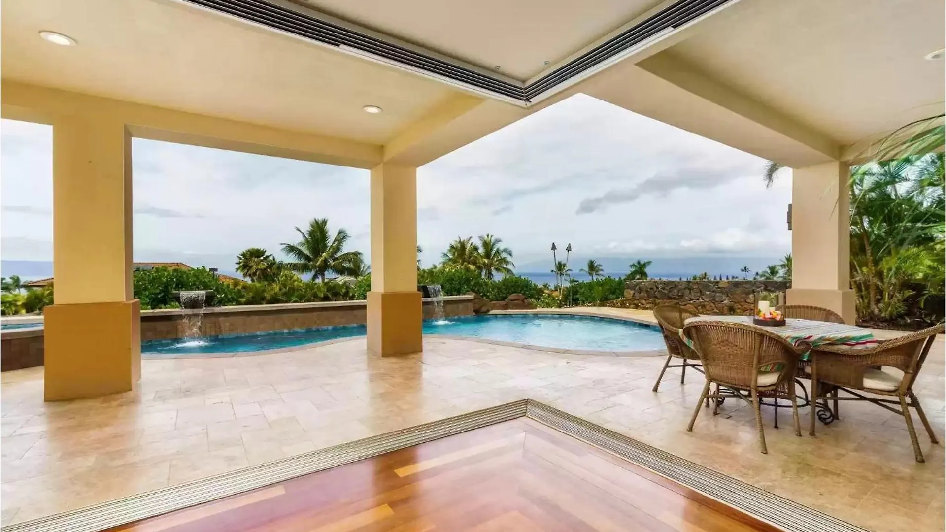 Breathtaking Oceanfront * Lahaina